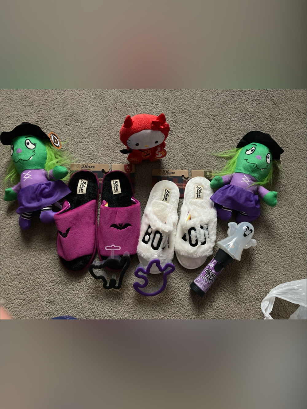 Women’s Dearfoams Slippers and Halloween bundle!!!